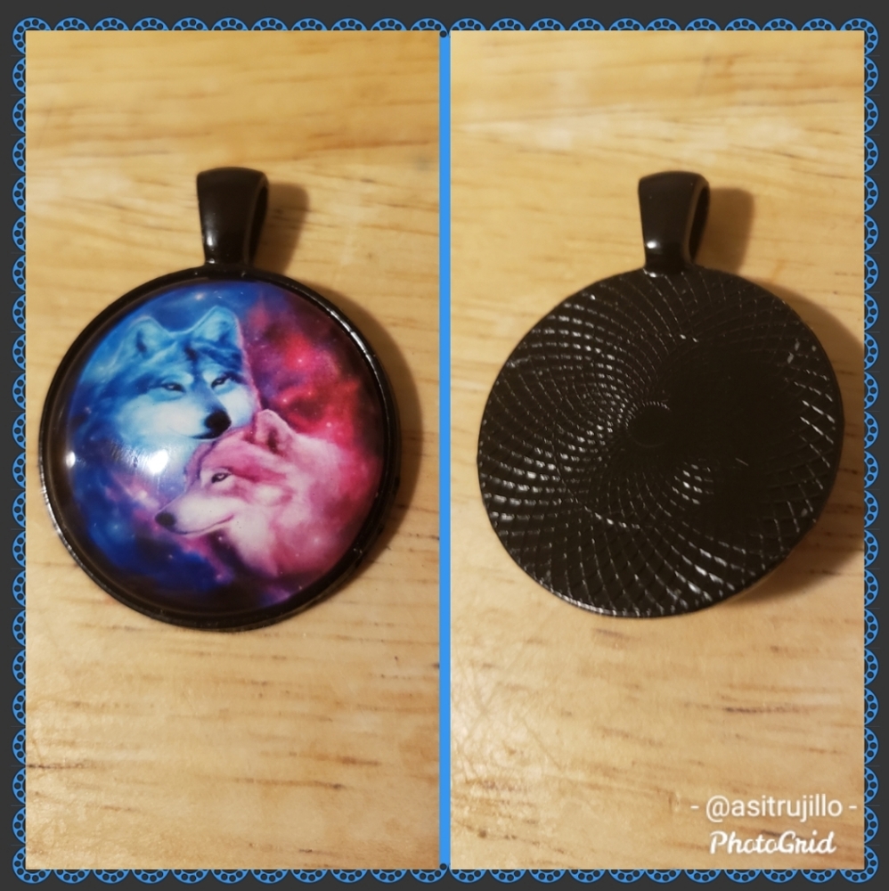 ๐๏ธ Glass Wolf Galaxy Charm & Necklace - Picture 2 of 2